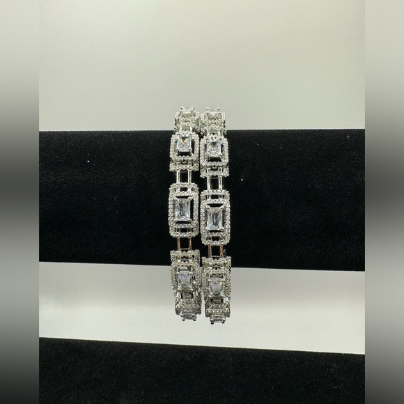 Cubic Zirconia Bracelet Size 2.8 - Picture 1 of 2